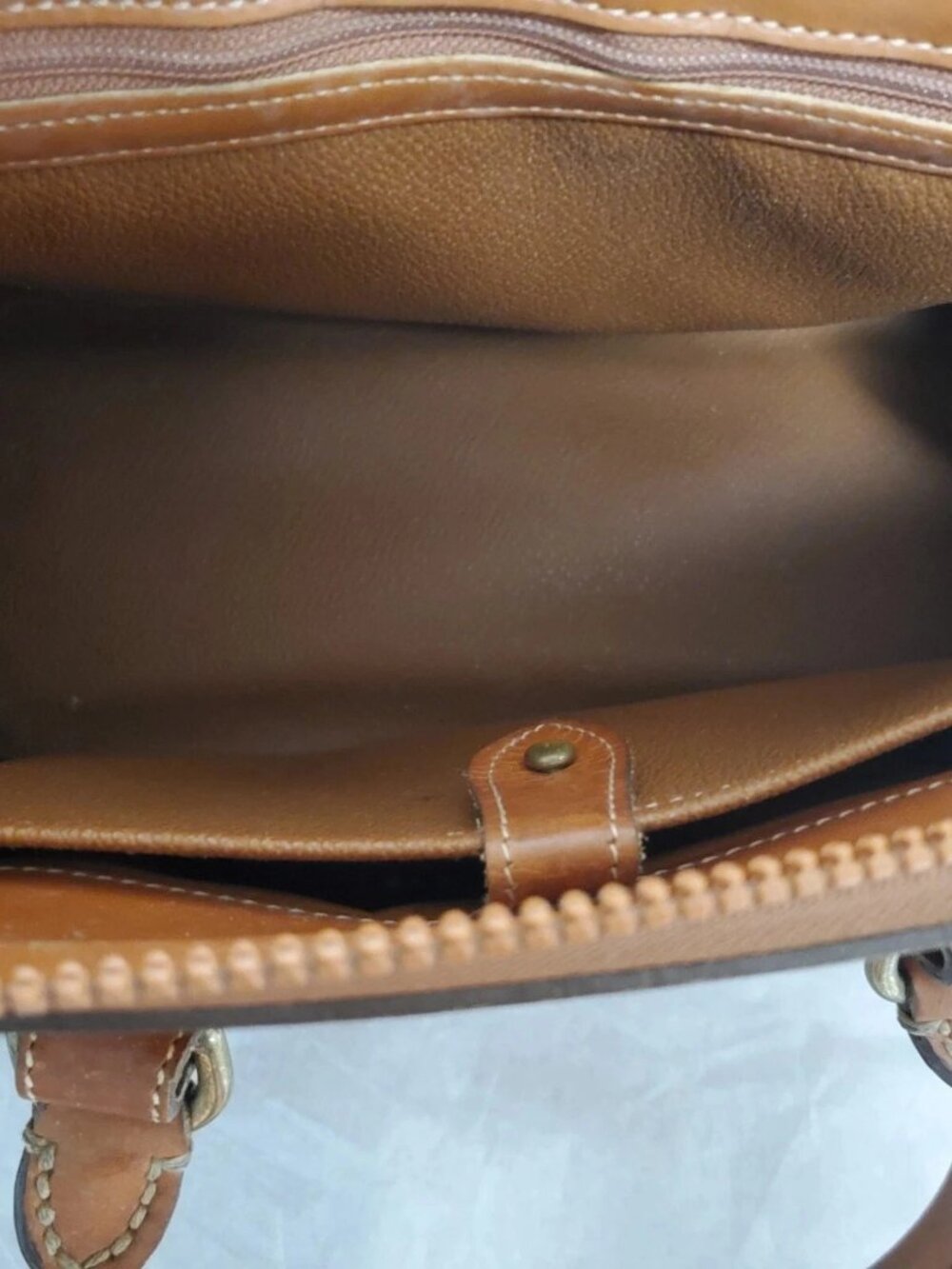 Dooney And Bourke Pebbled Leather Peanut Color Crossbody Handbag - Picture 9 of 10